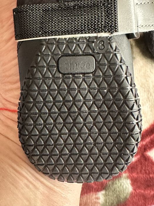 Продаются новые ботиночки для собак