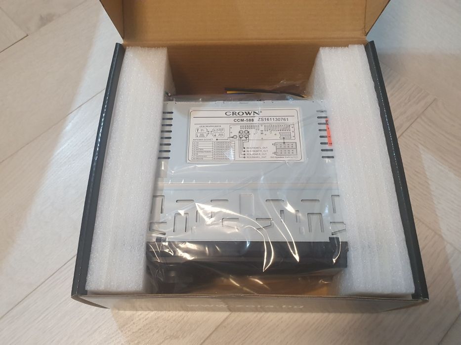 Чисто ново радио за кола Crown CCM-588 с USB и SD карта