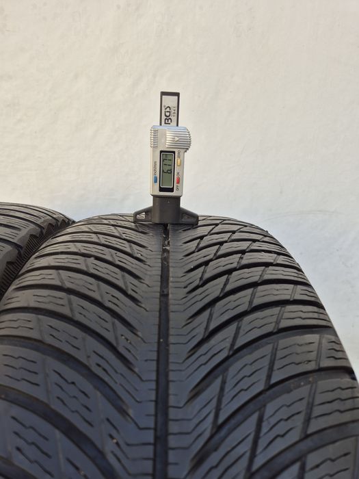 2бе 245 45 18 зимни Michelin 19г