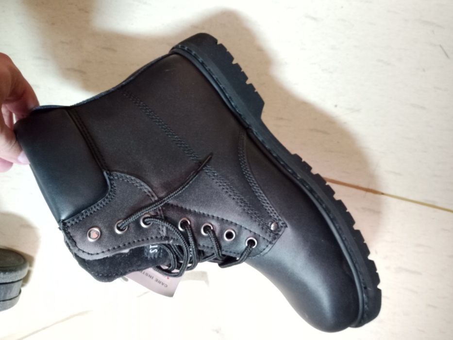 Продам спецобувь ботинки