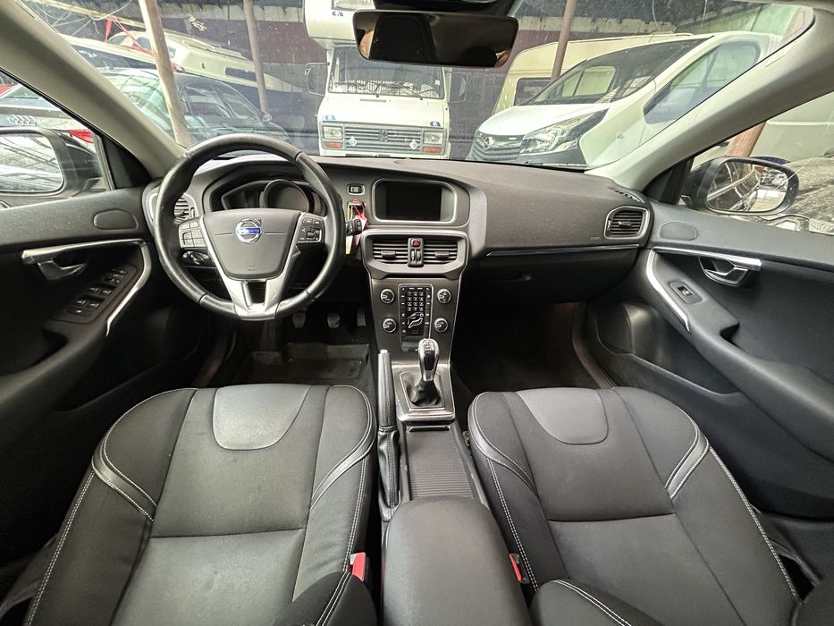VOLVO V40 2015 — imagine 5