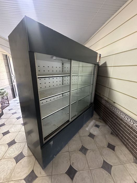 Vitirina xolodilnik 2 ta 1 tasini matori bor