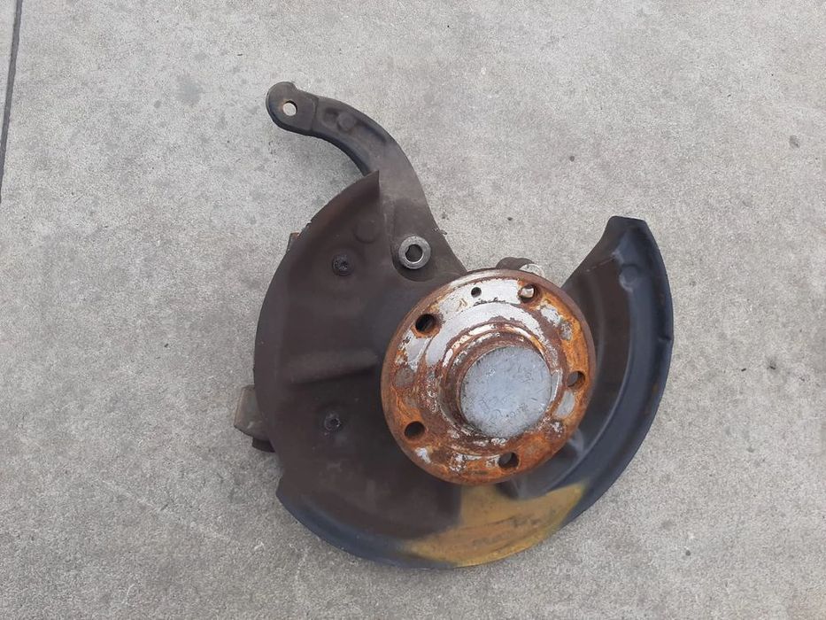 fuzeta stanga spate audi a3 8y vw golf 8 5q0615611f
