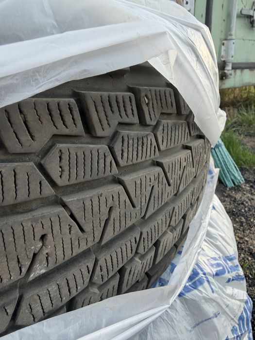 Продам Резину 265/70/17