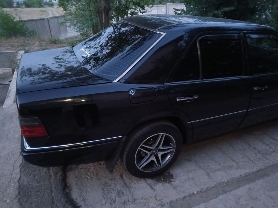 Продам Мерседес w124 3.0