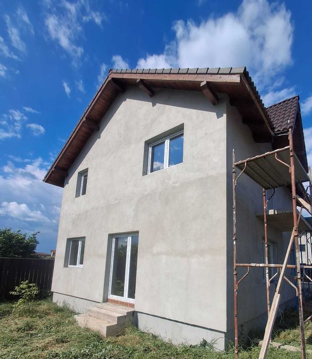 Vînd Vilă/Casă, 5 cam. în Hărman, Privat.