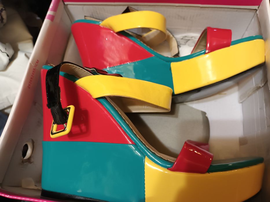 Летни шарени боти