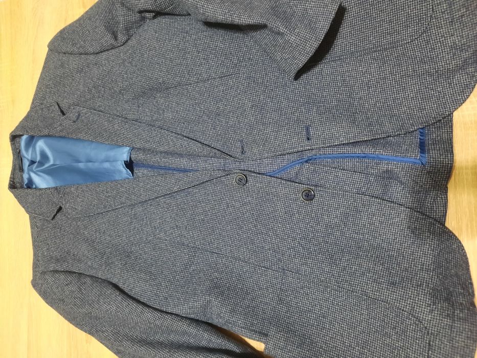 Мужской пиджак отличный