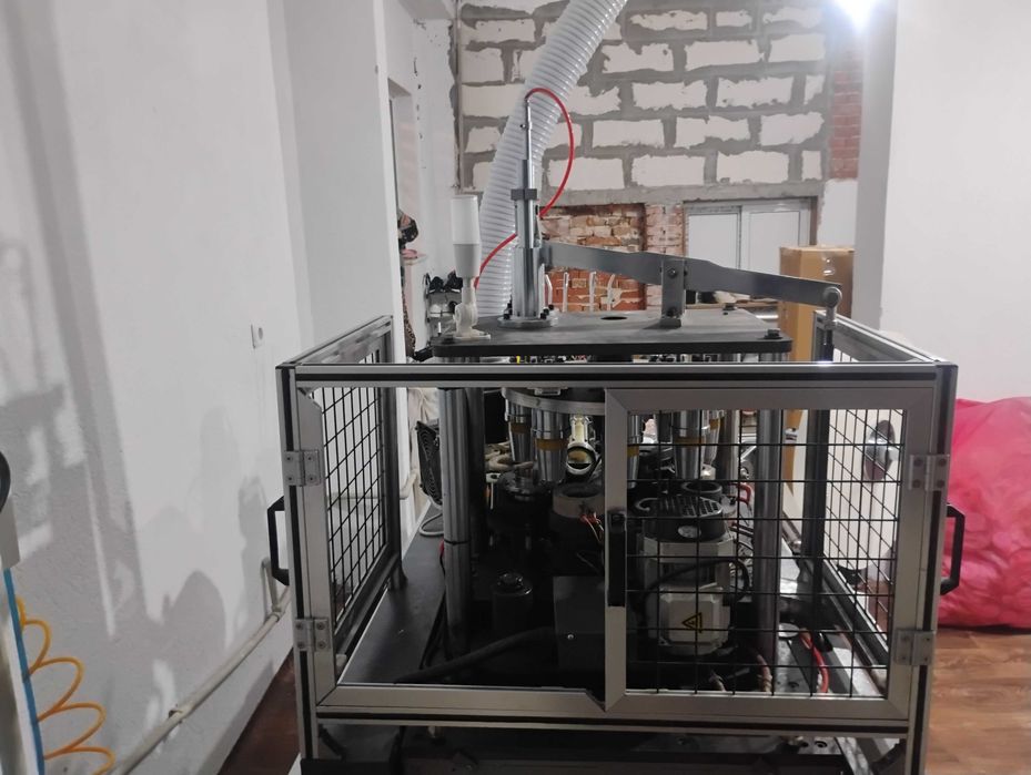 Машина за картонени чаши 2022г 7оз