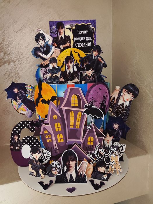 Торта от 30 книжки,30молива и  30 пастели