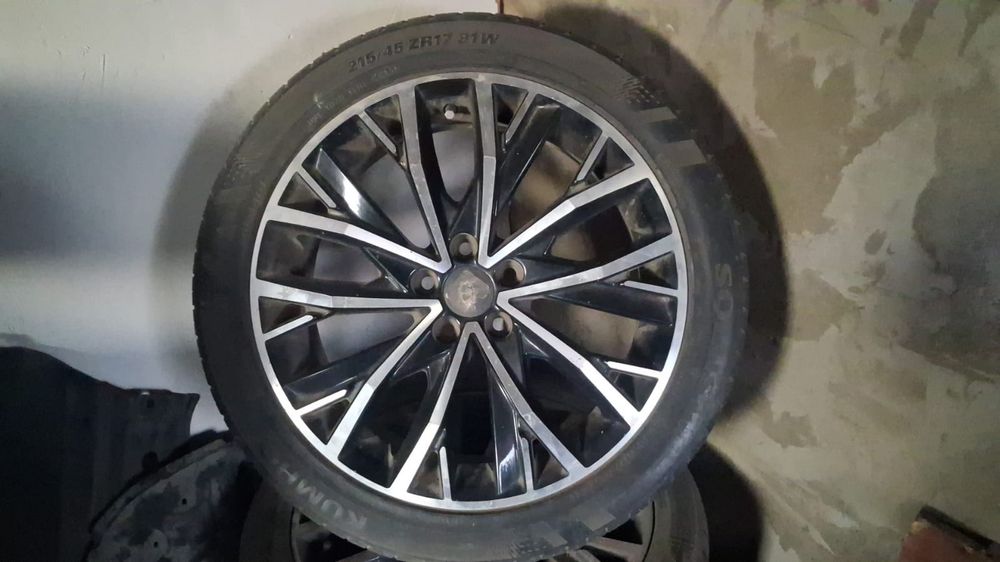 Продам комплект колес