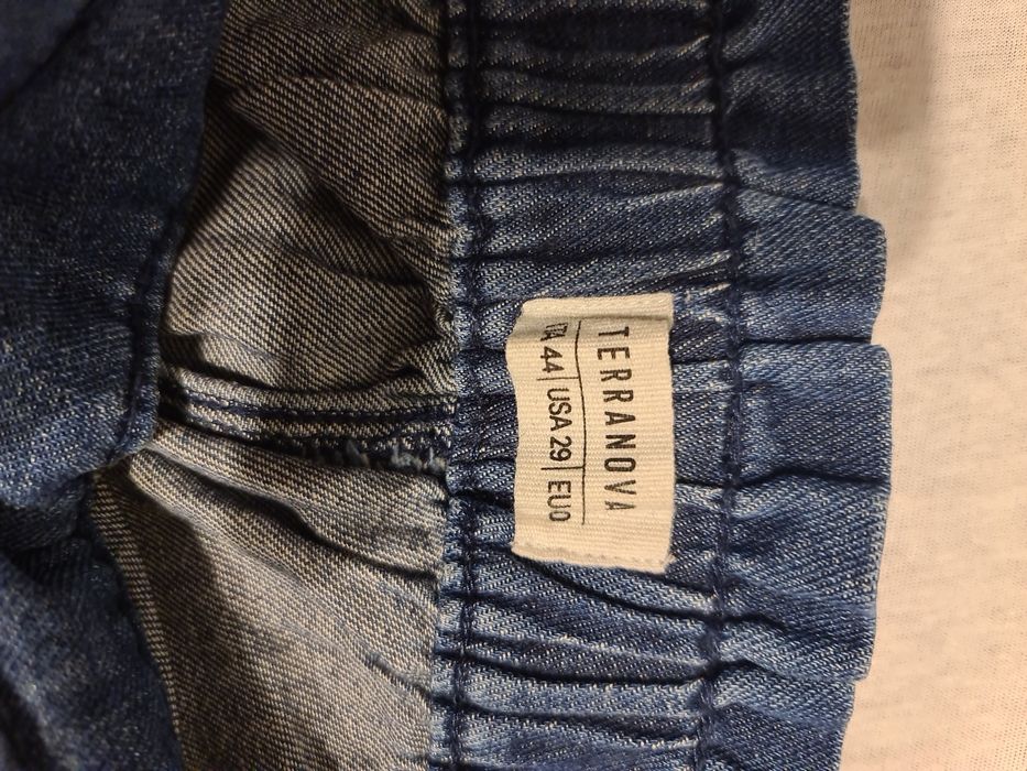 Pantaloni scurti