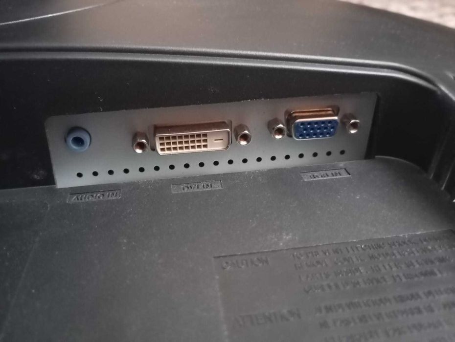 Монитор Samsung 22 диагональ