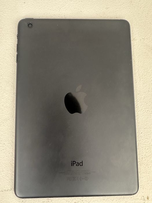 Vand tableta ipad  si nu teimite prin comanda
