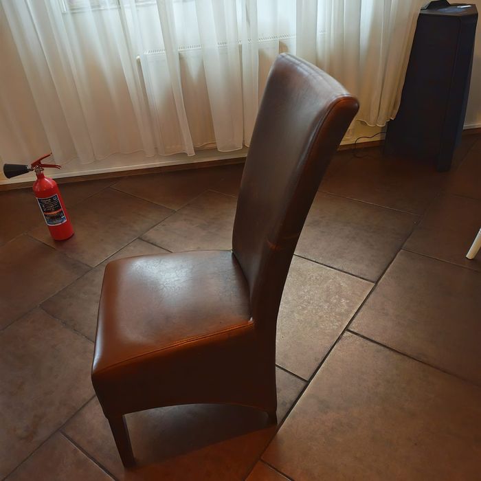 Scaune maro, 32 bucati