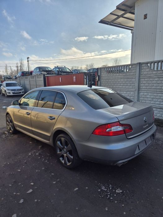 Dezmembram Skoda superb  an2009 2.0 CBBB