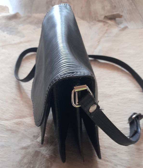 Дамска чанта от естествена кожа