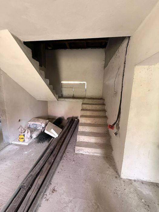 Casa si teren de vanzare