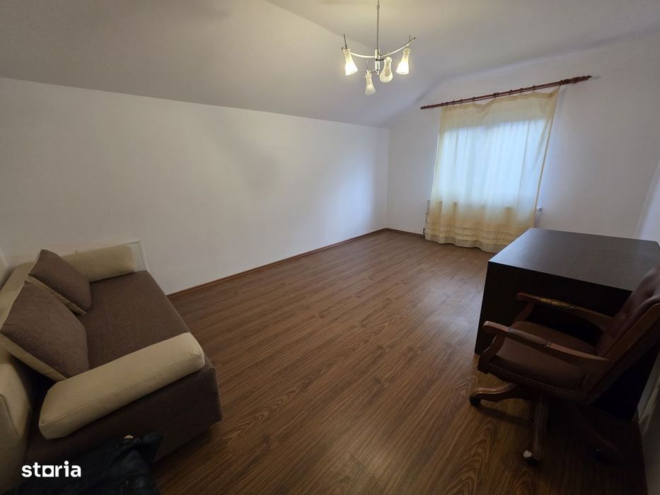 De vânzare – Jumătate de duplex, zonă Școala Gimnazială Rudolf Walther