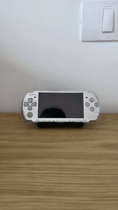 Sony PSP 2000, Modat, 550 jocuri, consola 9 în 1, husă, folie, 12 luni acoperire.