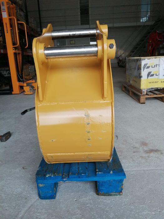 Cupe buldoexcavator si excavator Caterpillar, Komatsu, JCB, Liebherr