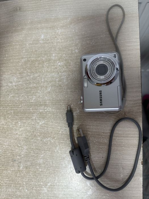 Vand camera foto Samsung ES9 noua nefolosita