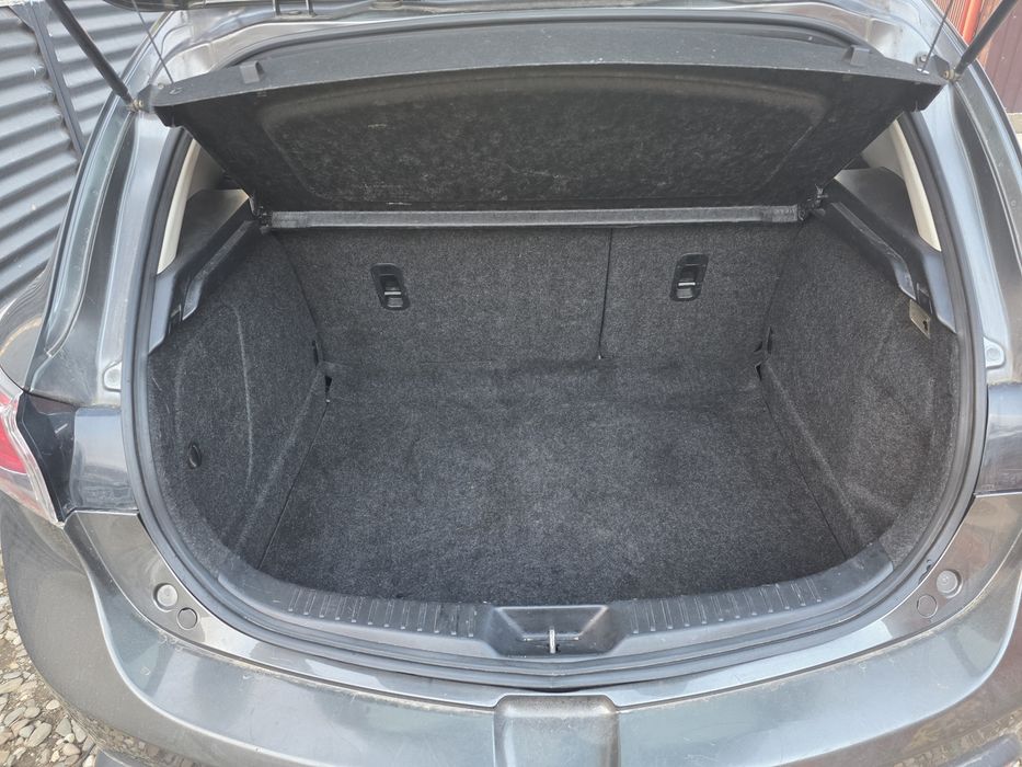 Mazda 3 2010 diesel, 3.300 € — imagine 5