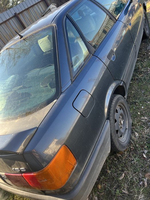 Audi 80 1.8s на части