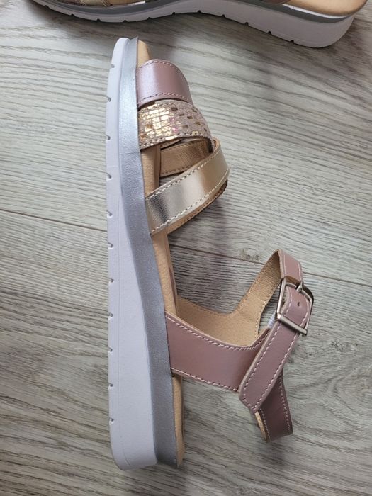 Sandale piele noi!