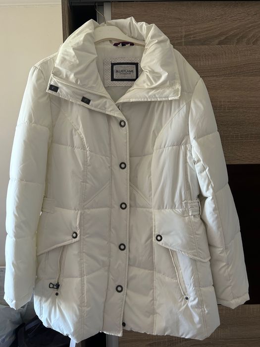 Дамско зимно бяло яке