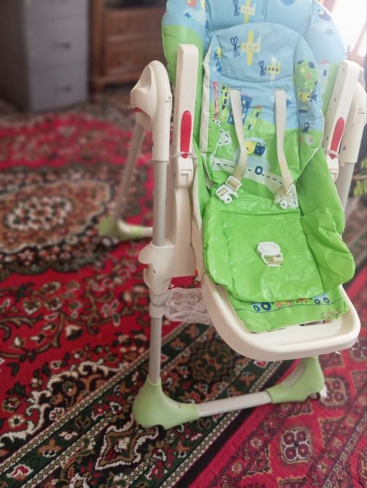 Детский стульчик и коляска
