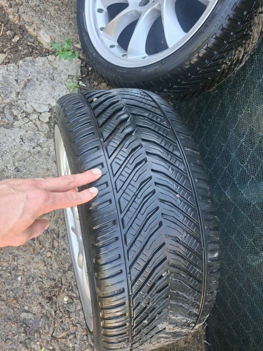 Vând jante aluminiu 235/40 ZR18
