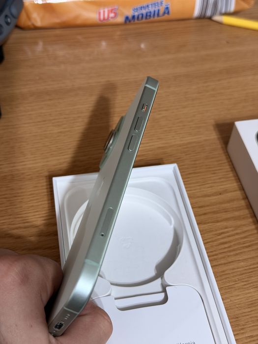 Vand iPhone 15 in stare impecabila