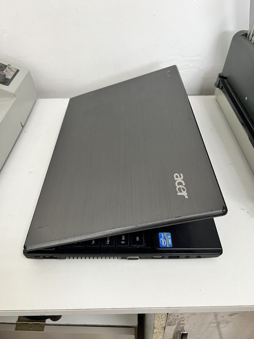 ноутбук Acer i5.