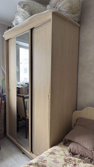 Продам спальный гарнитур