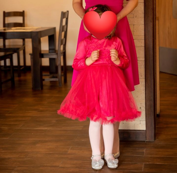 Rochie fucsia fetite 5+,  cu tull și dantela, cordon in talie