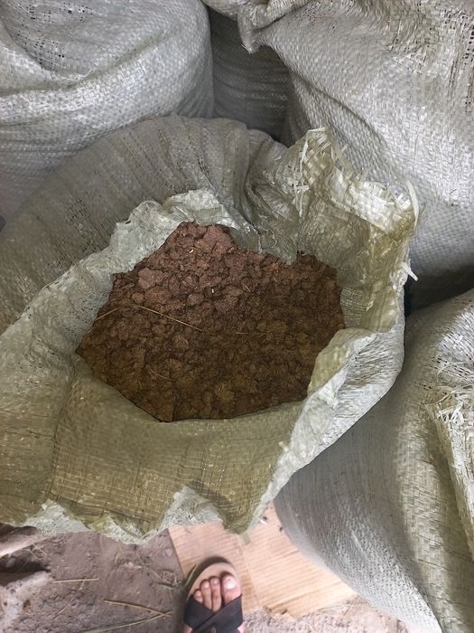 Сухой навоз в мишках