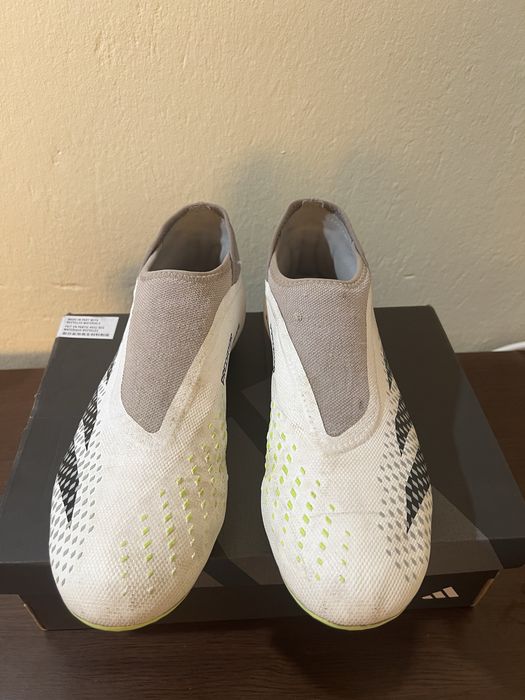 Оригинални Adidas Predator Accuracy.3 Laceless FG