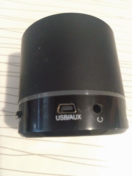 Vând boxă portabilă