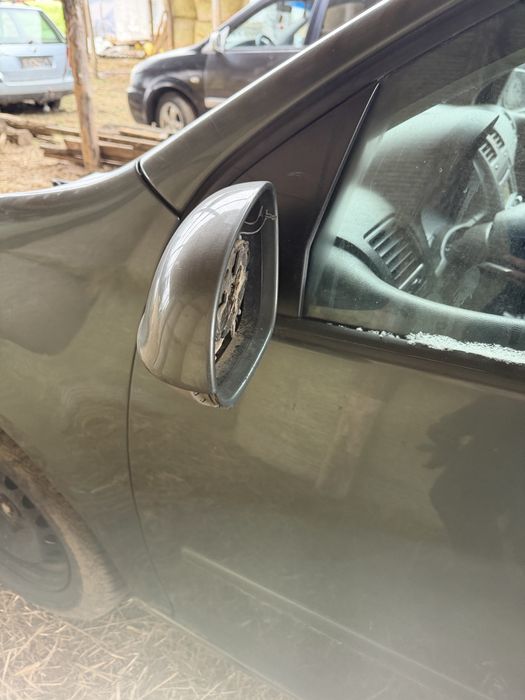 Oglinda stanga vw Golf 5 hatchback 2006