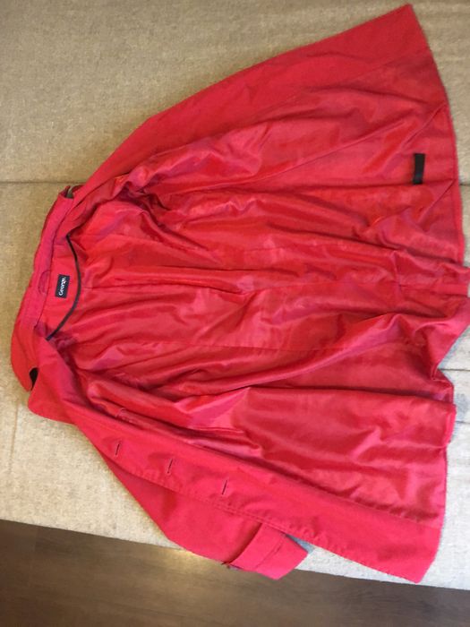 Trenci George marimea 44 in stare foarte bună