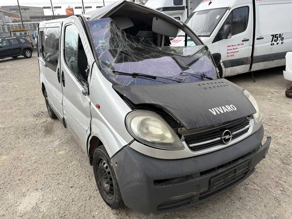 Usa fata Usa Laterala Oglinda OPEL VIVARO BUS 1.9 DTI 8+1 locuri 2006