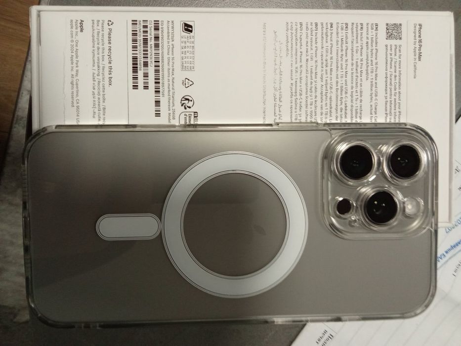 Продавам айфон 16 про макс 256 гб ФО към А1 гаранция