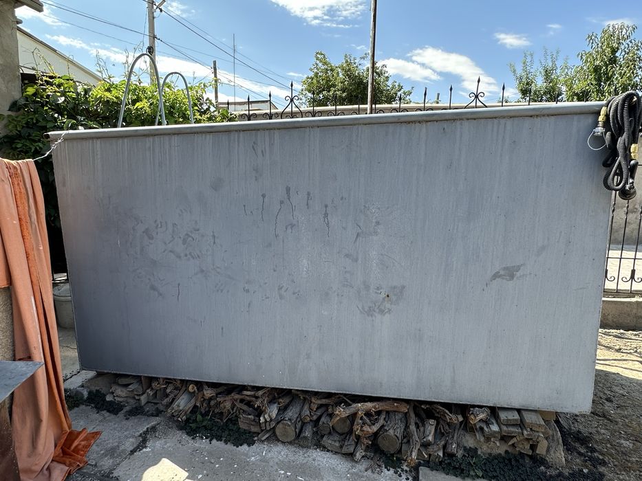 Бассейн из чистого металла