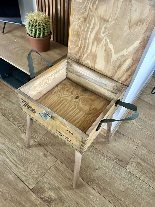 Уникална масичка милитари сандък