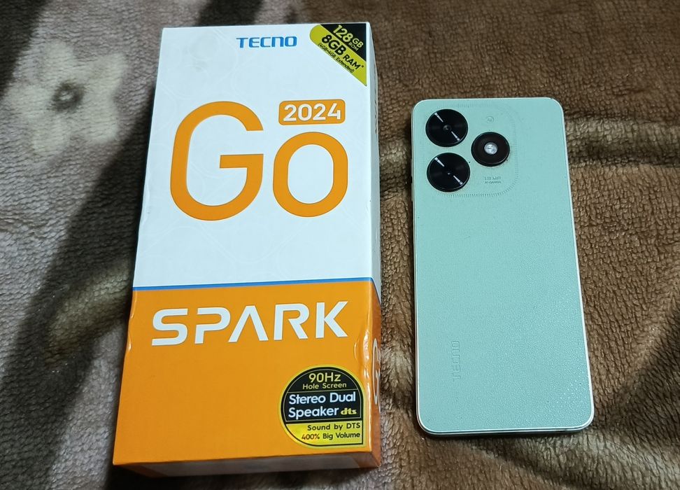 Мобильный телефон модель Tecno Spark