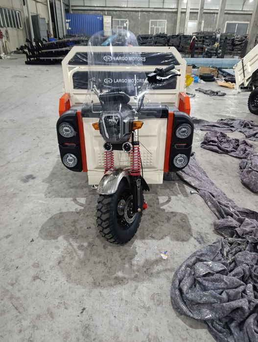 Largomotors motorollari sotuvda