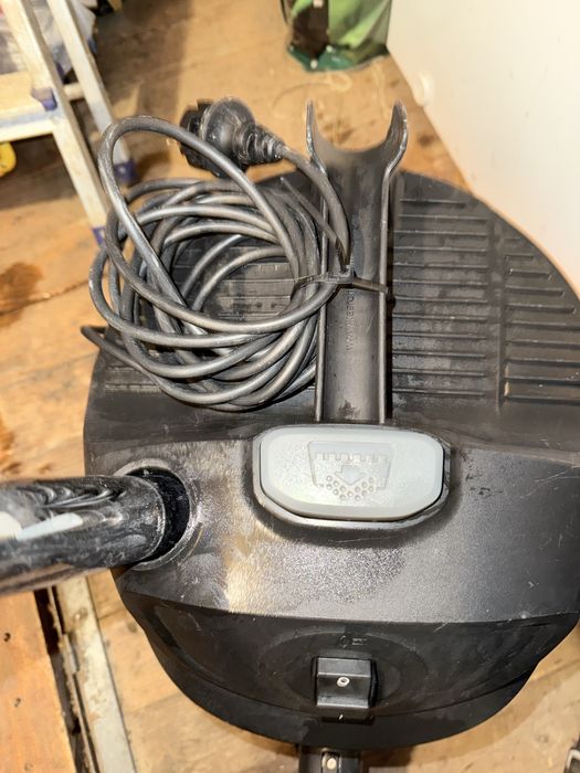 Aspirator cenusa Karcher AD2