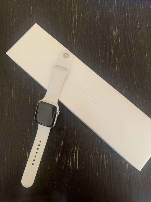Apple Watch 8 Silver 45mm
