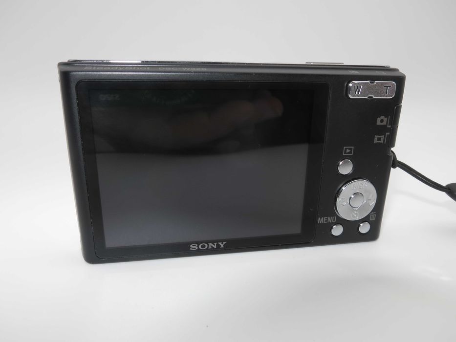 Sony Cyber-shot DSC W320 ултра компактен цифорв фотоапарат черен цвят, супер тънка дигитална камера, отлично състояние, пълен комплект, работи отлично